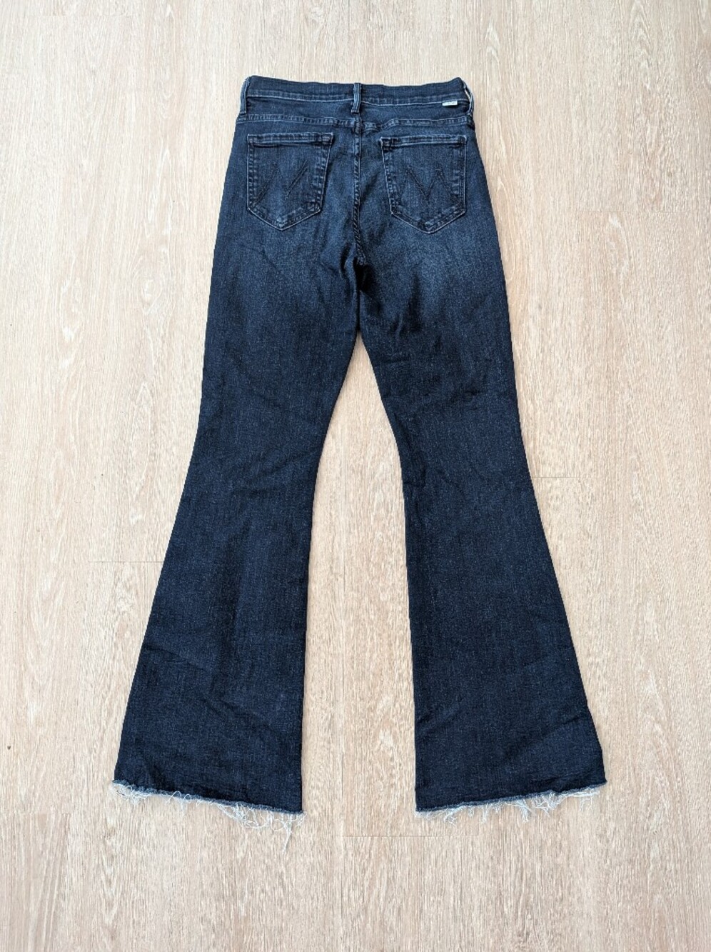 MOTHER Jeans Women's 28 The Weekender Fray Mint Condition Flare - Picture 7 of 13